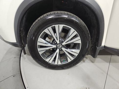 Certified 2021 Nissan Rogue SV image 27