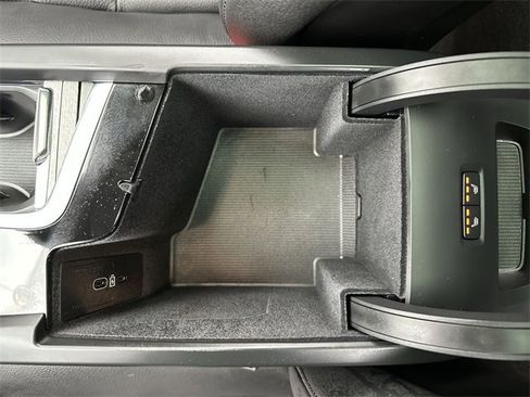 Certified 2025 Volvo XC60 B5 Plus image 21