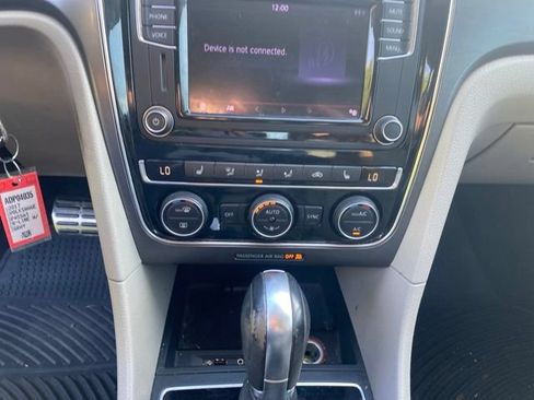 Used 2017 Volkswagen Passat 1.8T R-Line w/ R-Line Lighting Package FWD image 19