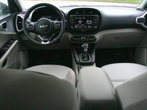 Used 2025 Kia Soul LX w/ LX Technology Package image 43