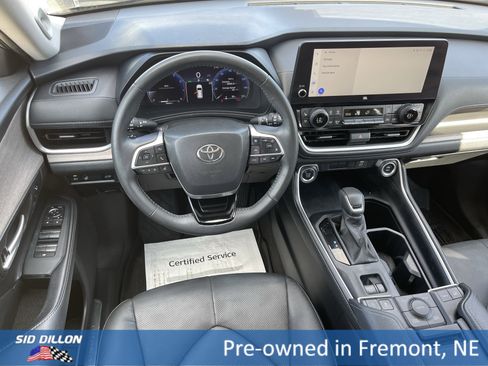Used 2024 Toyota Grand Highlander Limited image 2