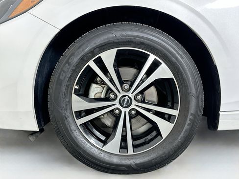 Used 2024 Nissan Sentra SV image 11