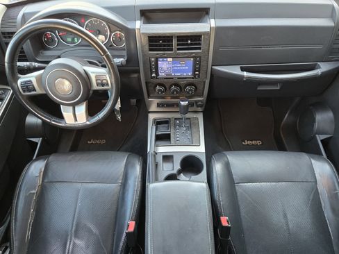 Used 2012 Jeep Liberty Limited Jet w/ Exterior Appearance Group image 19