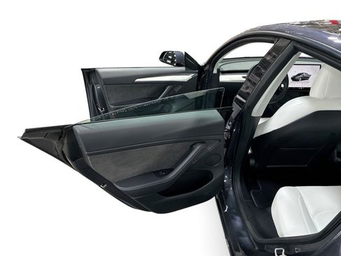 Certified 2022 Tesla Model 3 Long Range AWD/4WD image 10