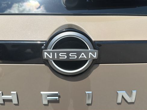 Used 2024 Nissan Pathfinder Platinum FWD image 49