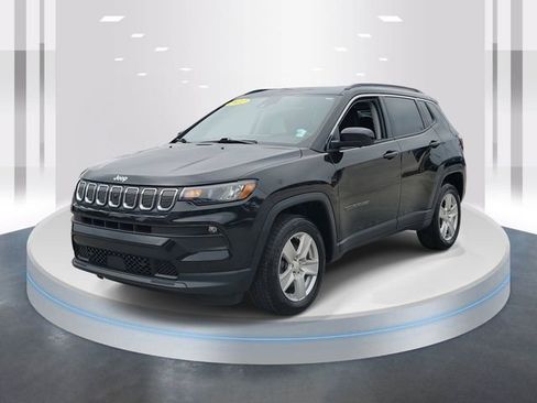 Used 2022 Jeep Compass Latitude w/ Convenience Group image 3