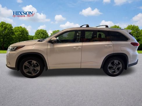 Used 2018 Toyota Highlander Limited Platinum image 4