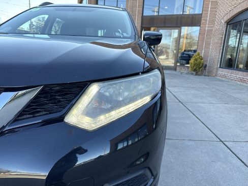 Used 2016 Nissan Rogue SV image 10
