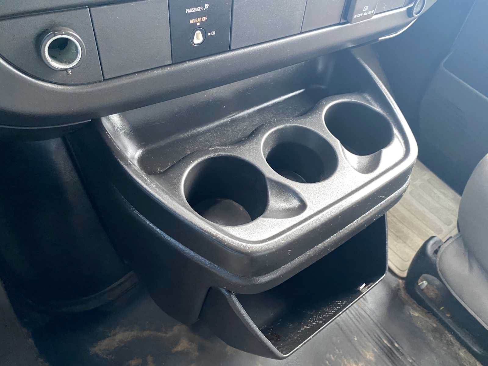 Used 2015 GMC Savana 3500 RWD image 17