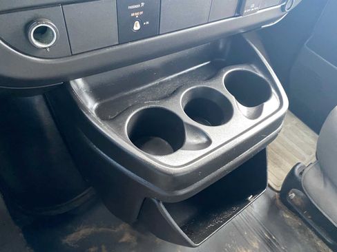 Used 2015 GMC Savana 3500 RWD image 17