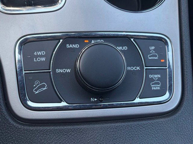 Used 2021 Jeep Grand Cherokee Overland AWD/4WD image 25