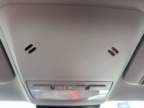 Certified 2022 Chevrolet Trax LT w/ LT Convenience Package image 23