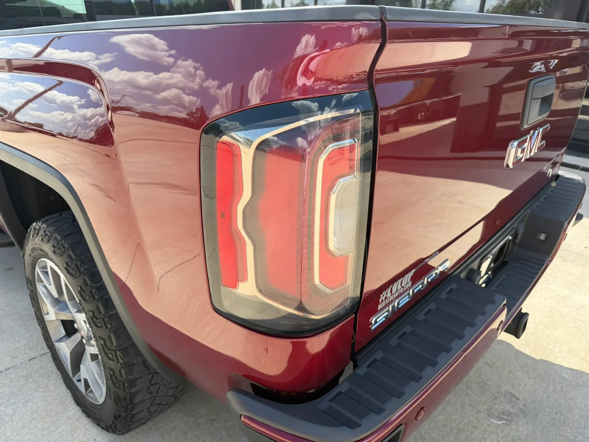 Used 2017 GMC Sierra 1500 SLT AWD/4WD image 71