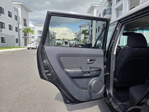 Used 2011 Kia Soul + w/ Audio Pkg FWD image 34