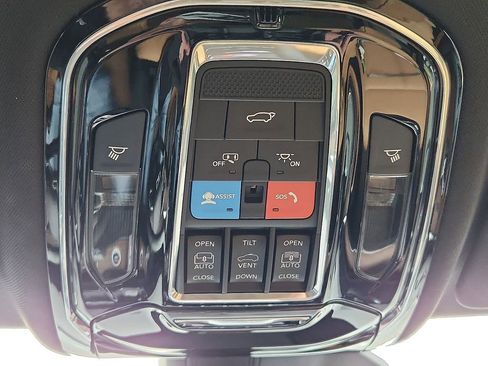 Used 2024 Jeep Grand Cherokee Summit image 17