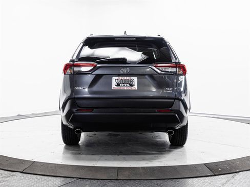 Used 2021 Toyota RAV4 XLE image 9