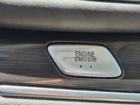 Used 2019 Buick Enclave Essence AWD/4WD image 20