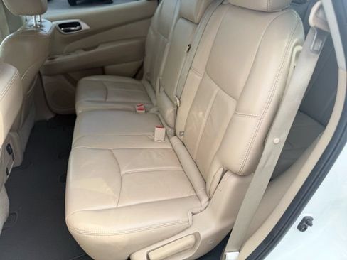 Used 2017 Nissan Pathfinder SL AWD/4WD image 13