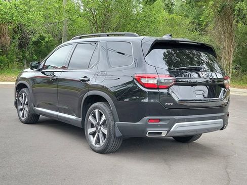 Used 2025 Honda Pilot Elite image 3