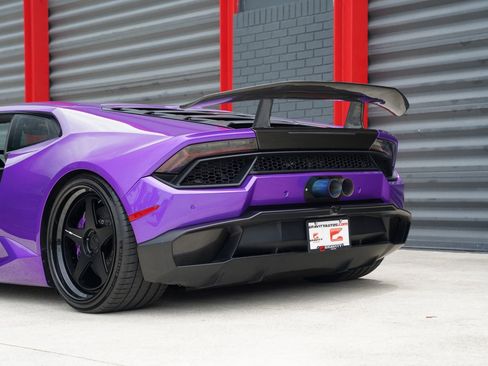 Used 2018 Lamborghini Huracan LP 580-2 RWD image 9