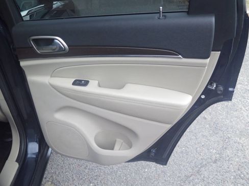 Used 2015 Jeep Grand Cherokee Limited w/ Trailer Tow Group IV image 36