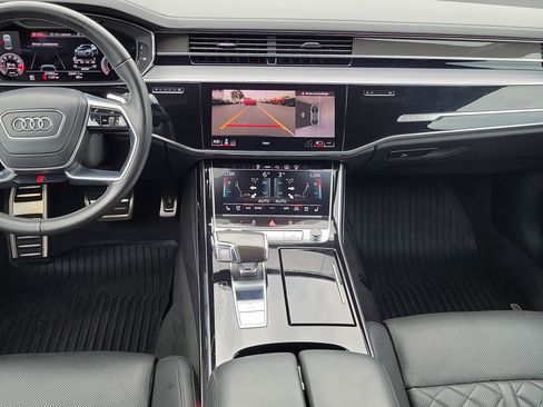 Used 2021 Audi S8 L w/ S8 Executive Package AWD/4WD image 16
