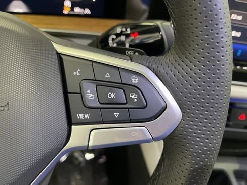 New 2026 Volkswagen Tiguan SEL R-Line AWD/4WD image 17