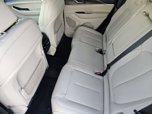 Used 2025 Jeep Grand Cherokee Limited RWD image 30