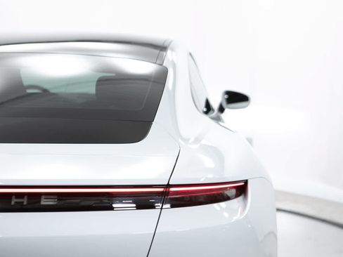 Used 2024 Porsche Taycan RWD image 21