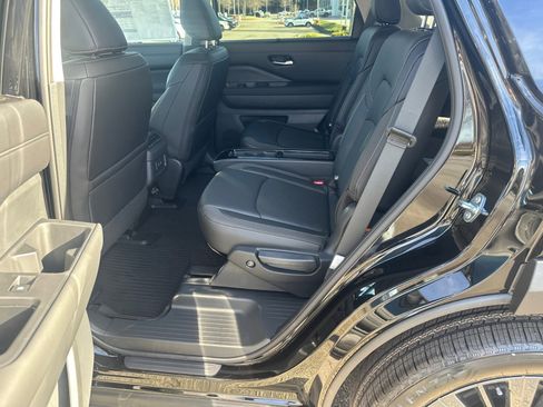 New 2026 Nissan Pathfinder SL image 21