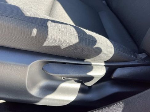 Used 2023 Toyota Corolla LE image 27