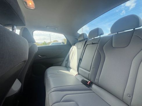 Used 2025 Hyundai Elantra Limited FWD image 15