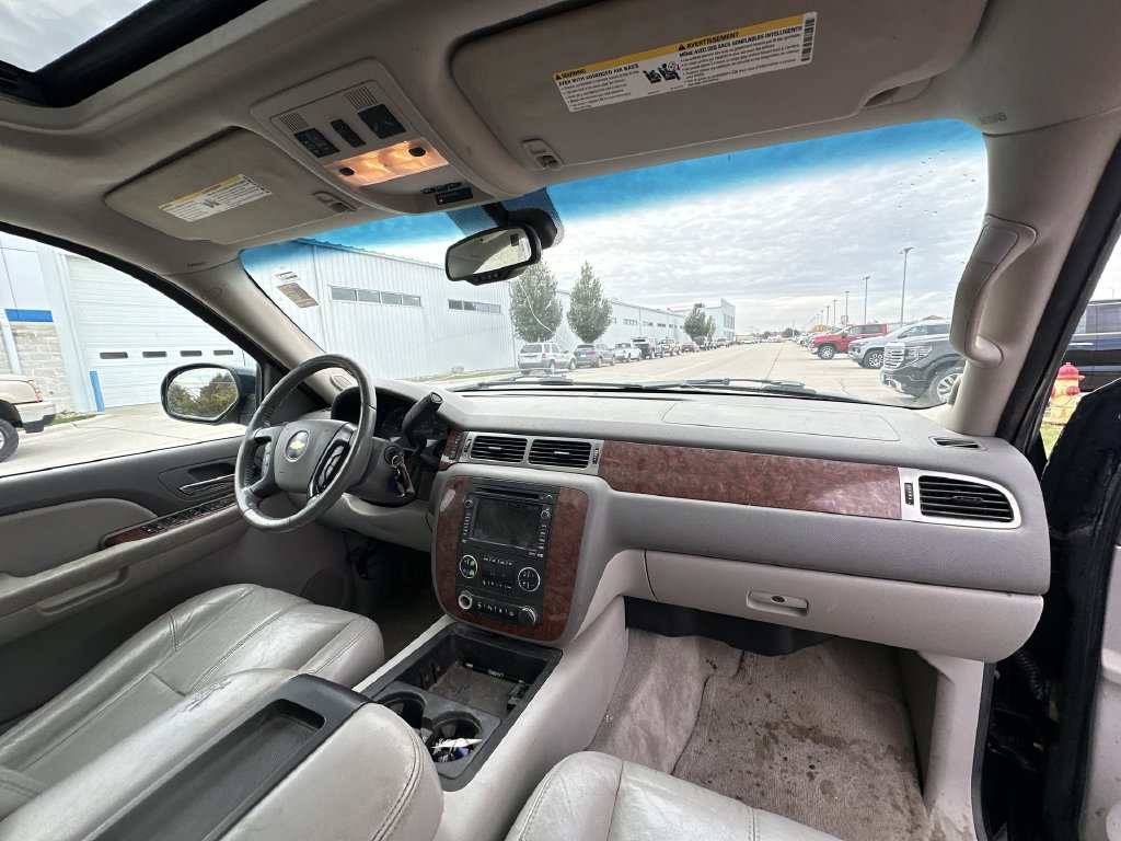 Used 2007 Chevrolet Suburban LTZ w/ LTZ Preferred Equipment Group AWD/4WD image 30