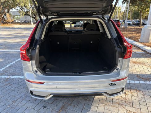 Certified 2025 Volvo XC60 B5 Plus image 34