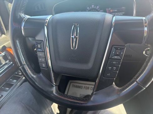 Used 2016 Lincoln Navigator Select AWD/4WD image 40