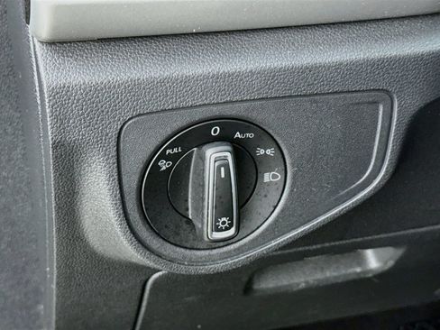 Used 2023 Volkswagen Atlas SE w/ Panoramic Sunroof Package AWD/4WD image 13