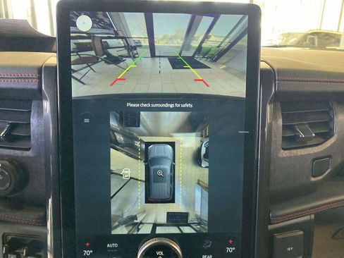 Used 2022 Ford Expedition Limited image 24