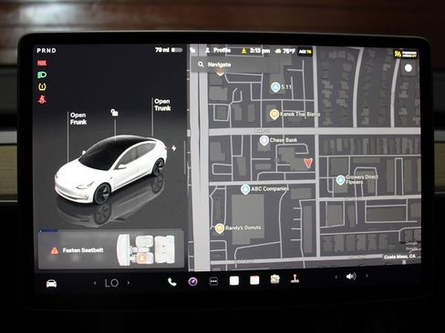 Used 2023 Tesla Model 3 Standard Range image 12