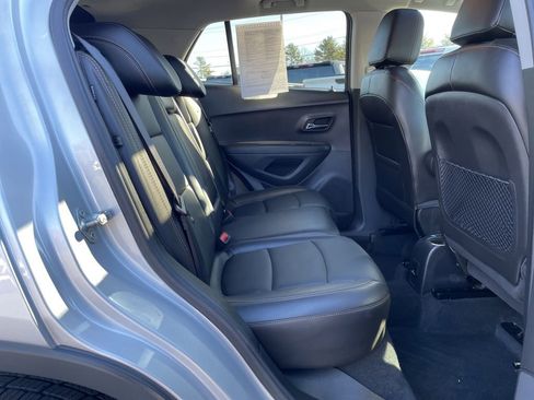Used 2020 Chevrolet Trax Premier image 28