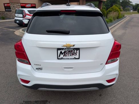 Used 2017 Chevrolet Trax LT w/ LT Convenience Package FWD image 8