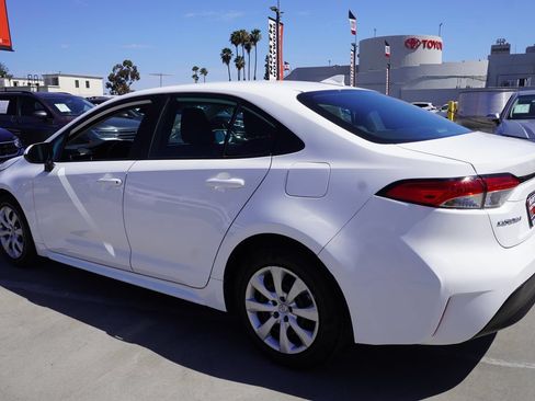 Used 2023 Toyota Corolla LE FWD image 5