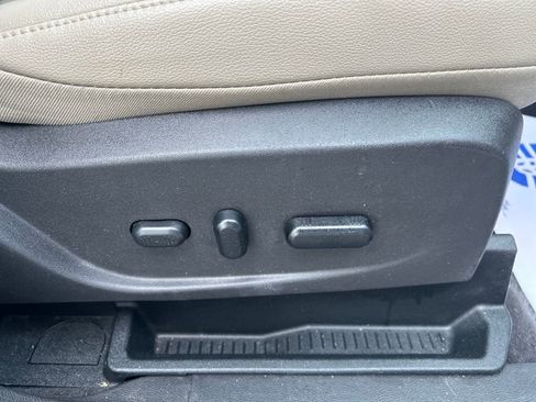 Used 2019 Ford Escape Titanium image 18