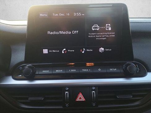 Used 2023 Kia Forte LXS image 12