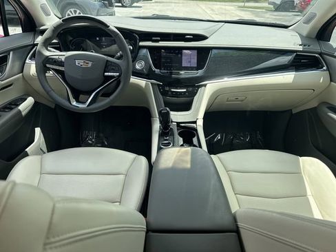 Used 2025 Cadillac XT6 Premium Luxury w/ Technology Package FWD image 13