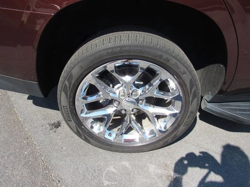 Used 2022 Chevrolet Tahoe Premier AWD/4WD image 13