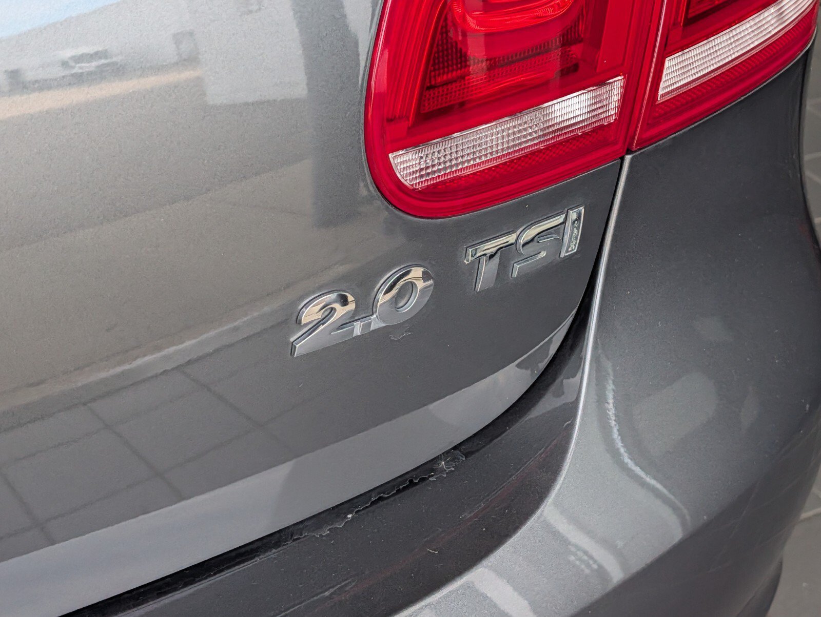 Used 2013 Volkswagen Eos Komfort FWD image 5
