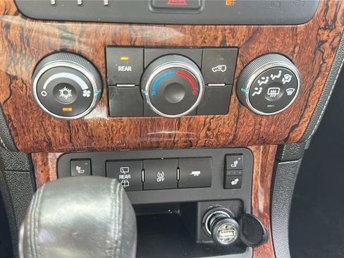 Used 2014 Chevrolet Traverse LT w/ All-Star Edition FWD image 41