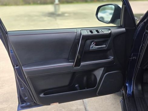 Used 2020 Toyota 4Runner TRD Off-Road Premium w/ Moonroof Package image 23