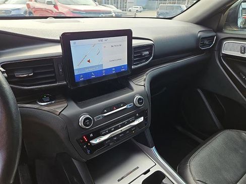 Used 2020 Ford Explorer Limited image 18