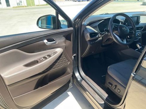 Used 2019 Hyundai Santa Fe SEL FWD image 2